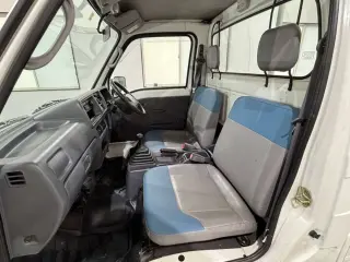 White 2001 Subaru Sambar Truck 4WD kei truck for sale, stock KTD-0873 (photo 9)