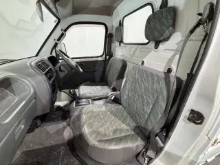 2001 Suzuki Carry Truck — White 4WD Kei Trucks, photo 9 of 24