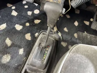 1990 Daihatsu Mira Walkthrough Van, right-hand drive Japanese import, stock KTD-0881 (photo 11)