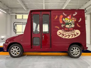 1990 Daihatsu Mira Walkthrough Van, right-hand drive Japanese import, stock KTD-0881 (photo 3)