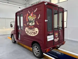Red 1990 Daihatsu Mira Walkthrough Van, Automatic, imported JDM van, stock KTD-0881 (photo 4)
