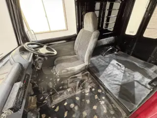 Red 1990 Daihatsu Mira Walkthrough Van 2WD JDM van for sale, stock KTD-0881 (photo 9)