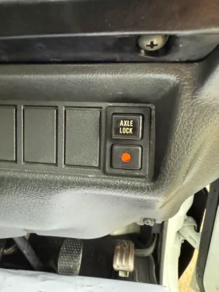1994 Suzuki Carry 4WD Kei Truck – Hi/Low Transfer Case / Axle Lock — photo 13 of 14