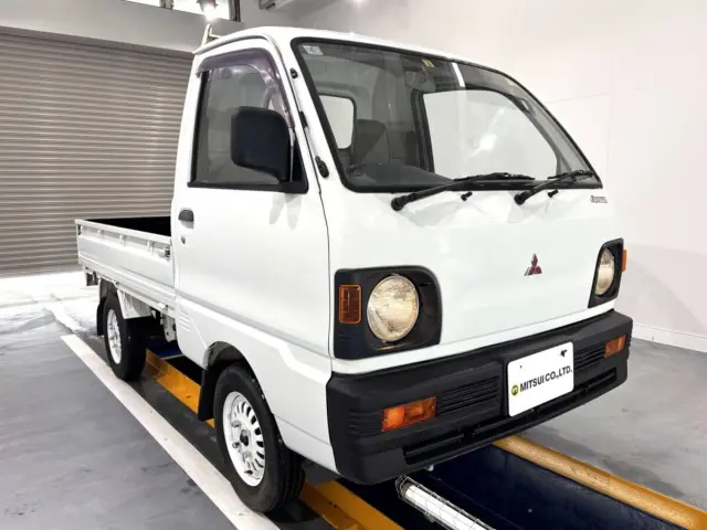 1991 Mitsubishi Minicab Truck
