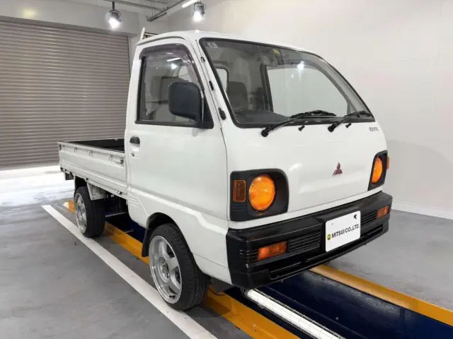 1993 Mitsubishi Minicab Truck