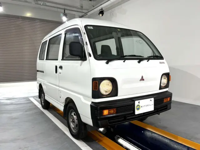 1993 Mitsubishi Minicab Van