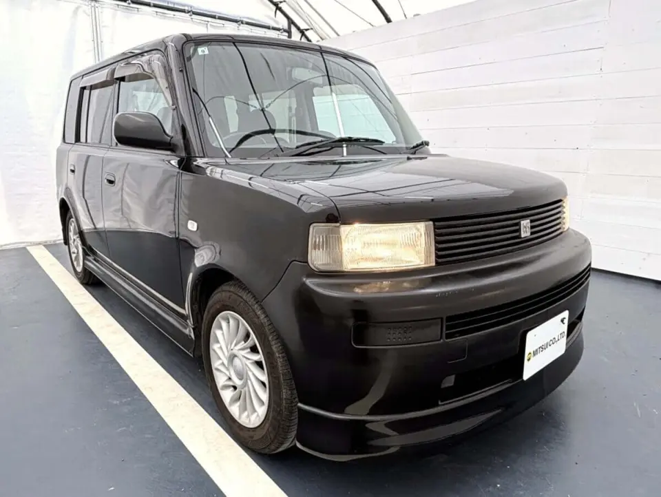 2000 Toyota bB — Black 2WD JDM Vans, photo 1 of 37