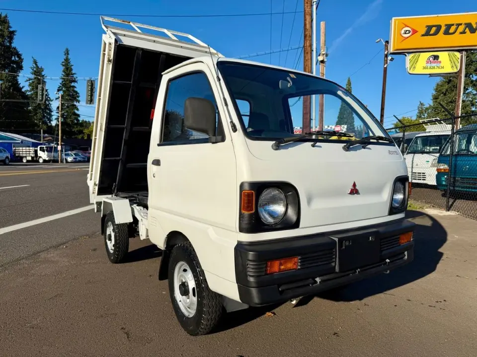 1991 Mitsubishi Minicab PTO HD Dump 4WD, 2Hi-4Hi-4Lo, 4MT, Like New — Calgary White Mini Dump Trucks, photo 1 of 9