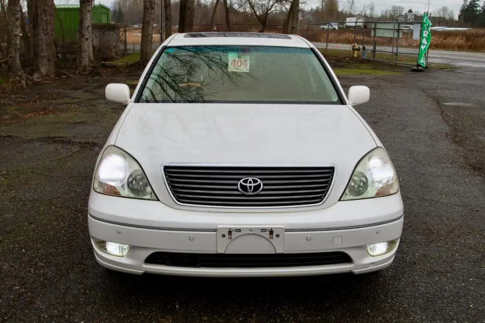 2001 Toyota Celsior Type C RWD, Leather, PS, PW, AC, Automatic — Crystal White Pearl JDM Sedans & Sports, photo 1 of 9
