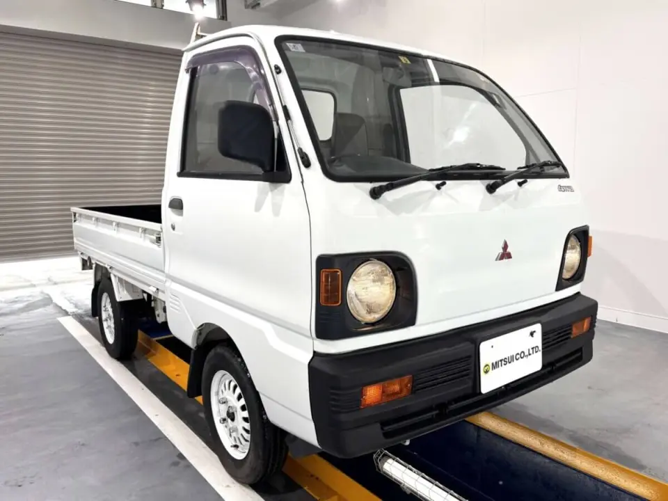 1991 Mitsubishi Minicab Truck — White 4WD Kei Trucks, photo 1 of 23