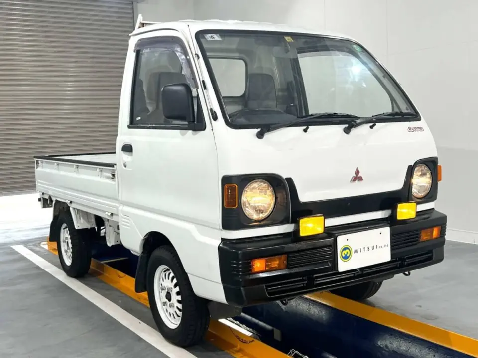 1992 Mitsubishi Minicab Truck — White 4WD Kei Trucks, photo 1 of 24