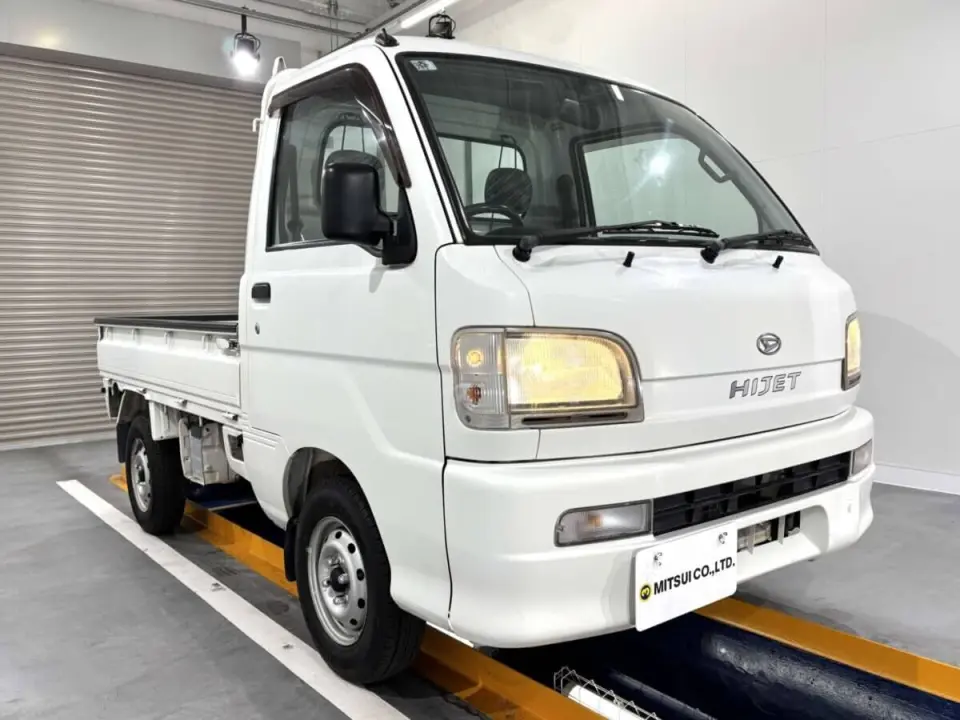 2001 Daihatsu Hijet Truck — White 2WD Kei Trucks, photo 1 of 24